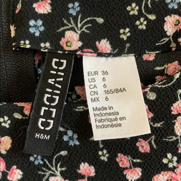 H&M Long Sleeve Back Floral Dress - Picture 3 of 3